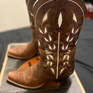 Ariat women boots